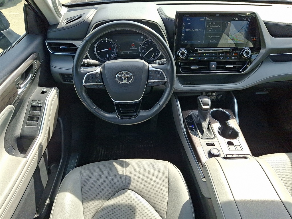 2021 Toyota Highlander Limited Image 13 of 30