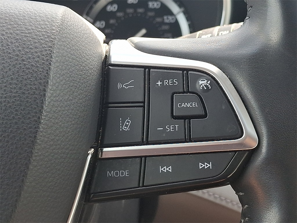 2021 Toyota Highlander Limited Image 28 of 30