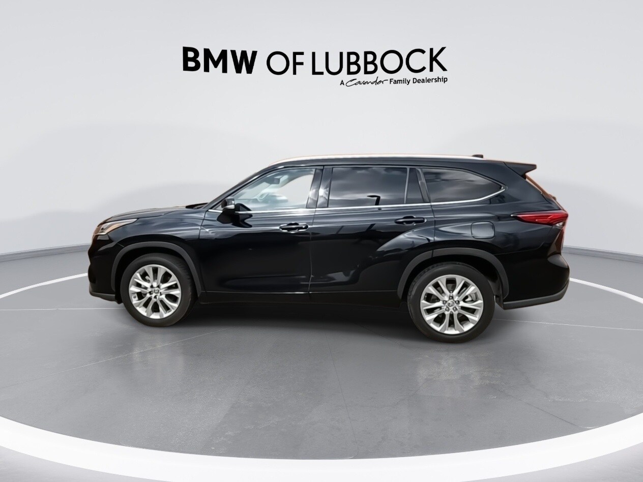 Vehicle image 9 of 23