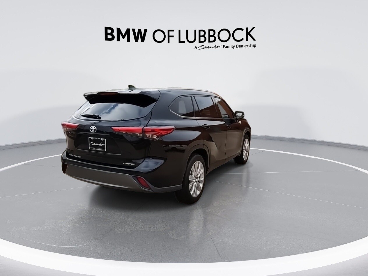 Vehicle image 7 of 23