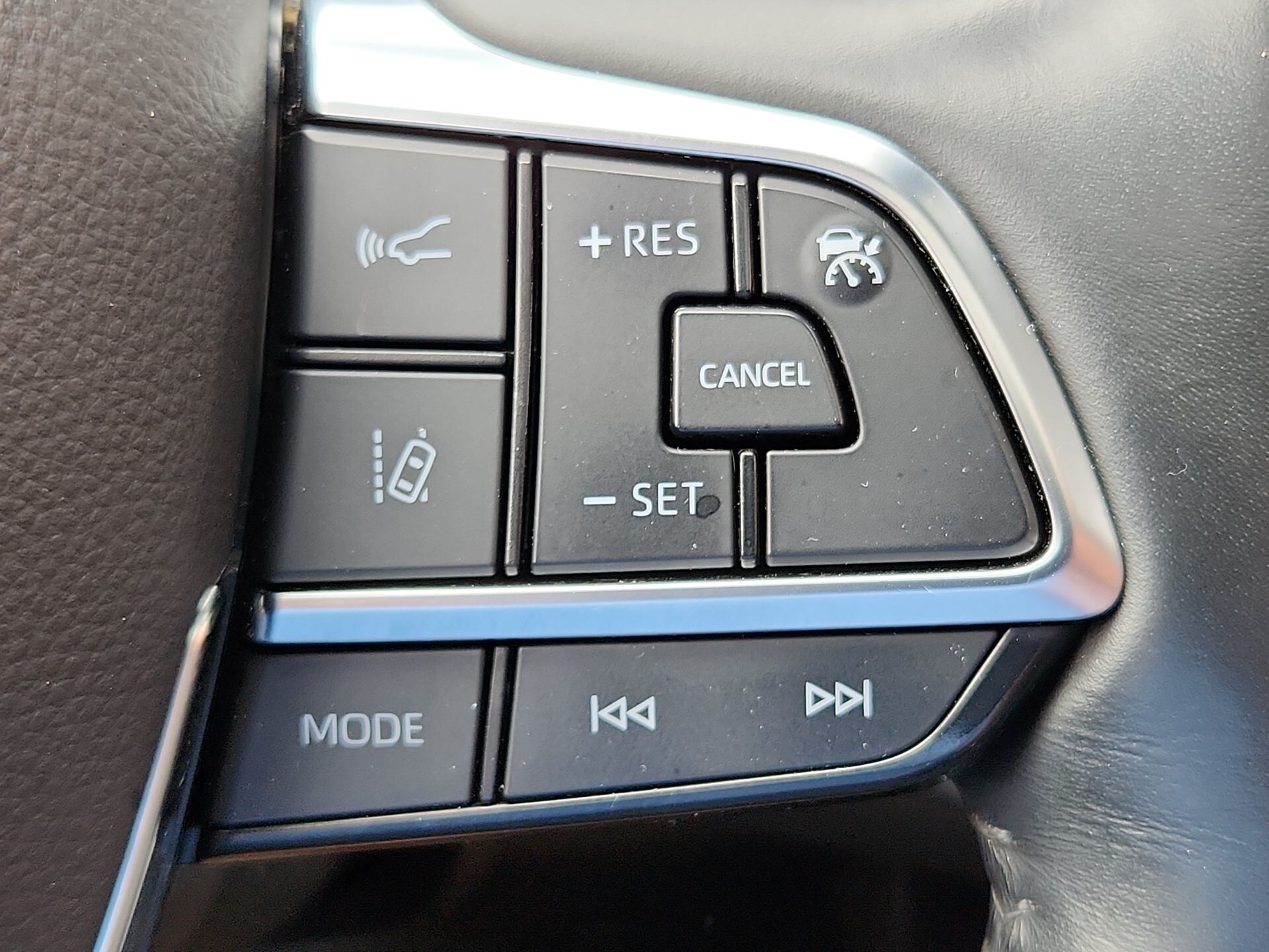 Vehicle image 22 of 23