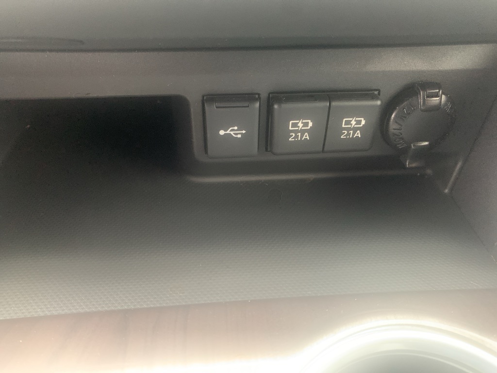 Vehicle image 31 of 37