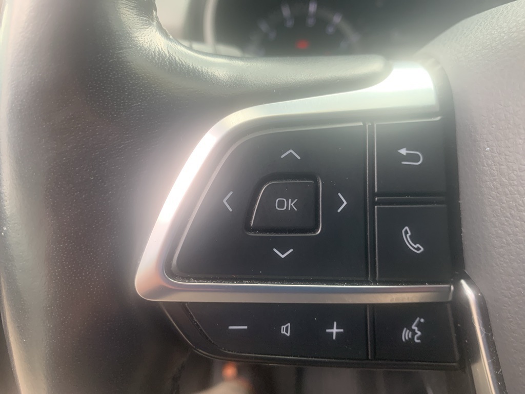 Vehicle image 28 of 37