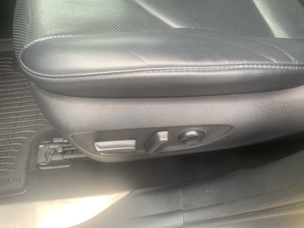 Vehicle image 29 of 37