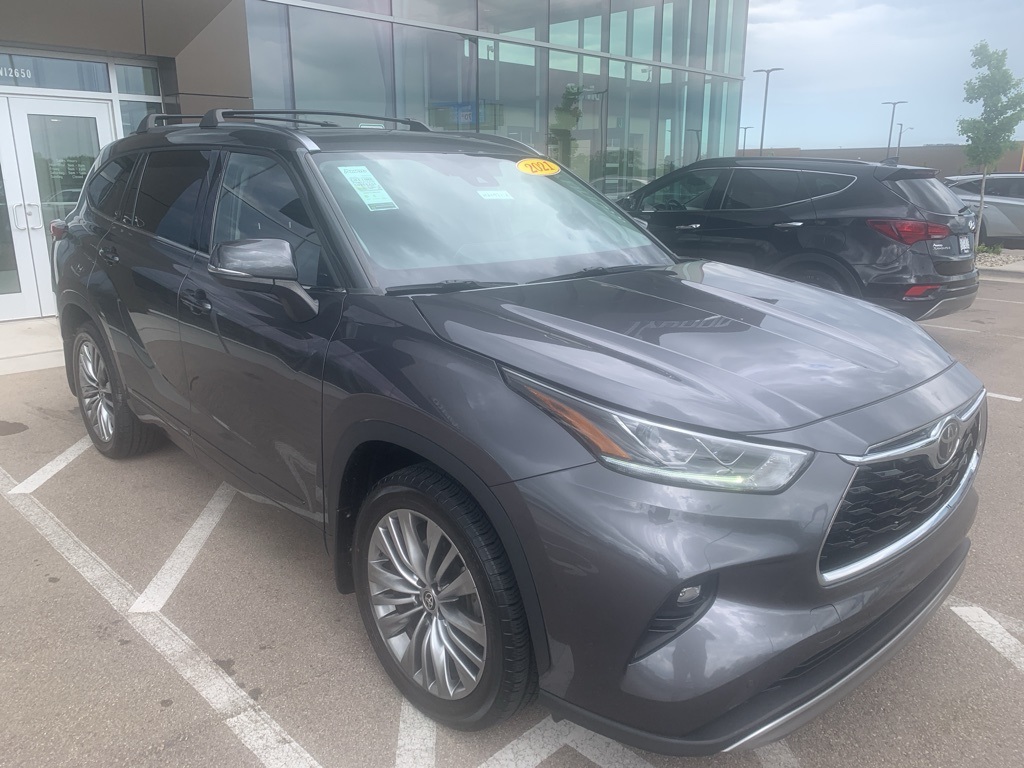 Vehicle image 3 of 37