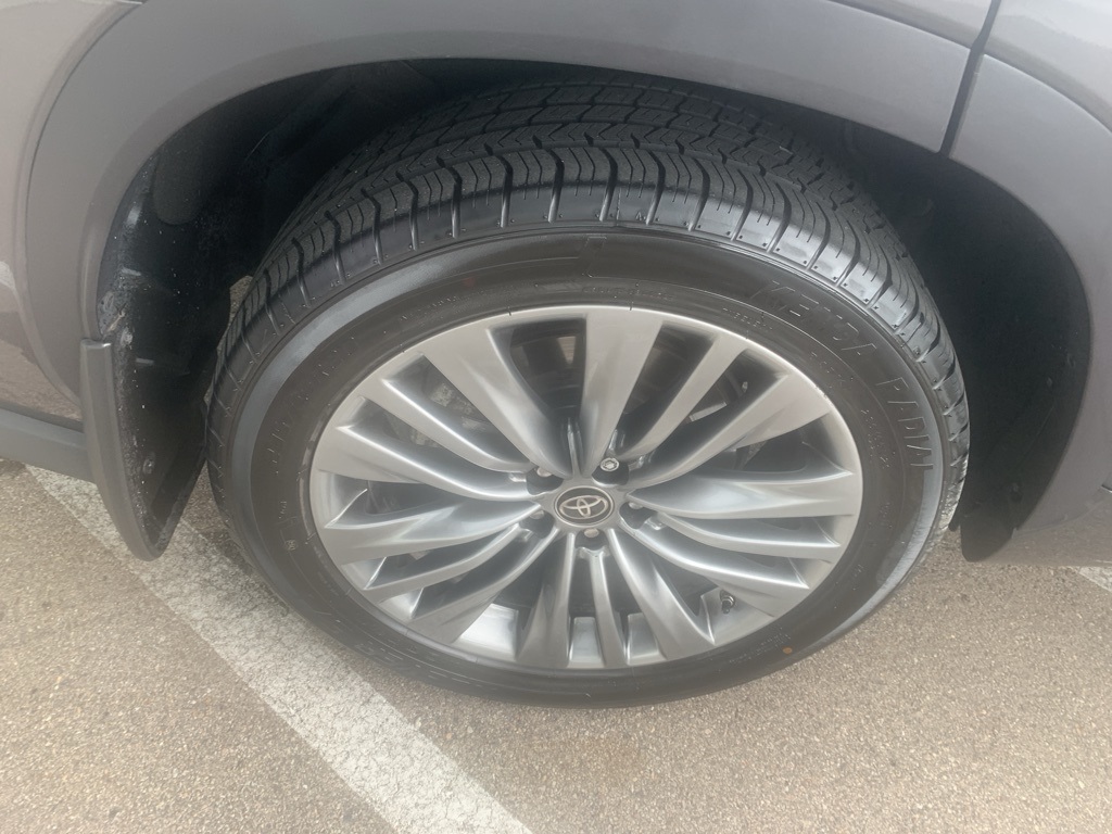 Vehicle image 9 of 37