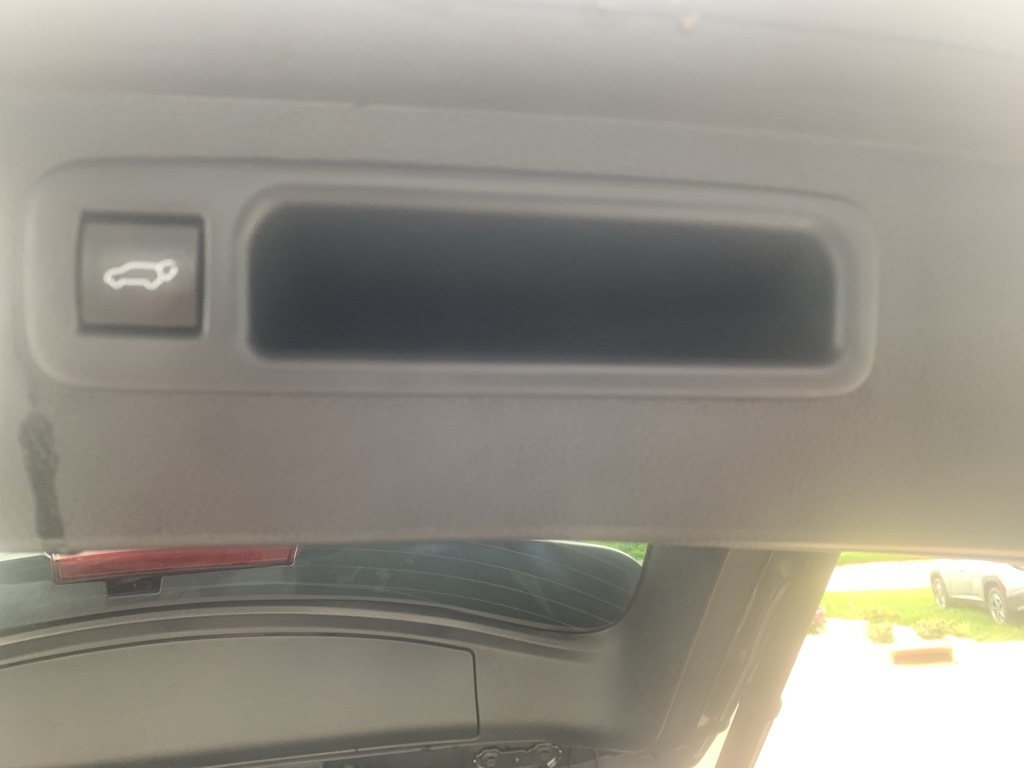Vehicle image 26 of 37