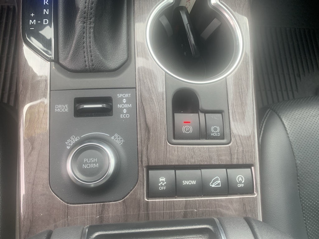 Vehicle image 24 of 37