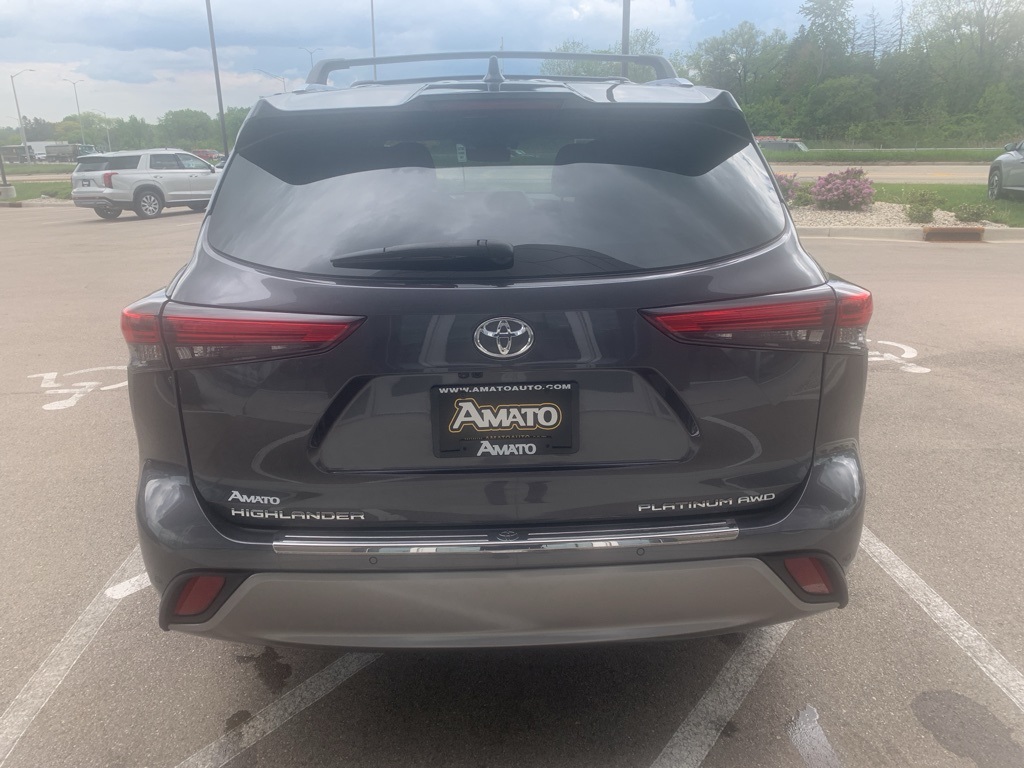 Vehicle image 6 of 37
