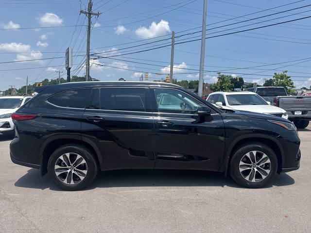 Vehicle image 4 of 27
