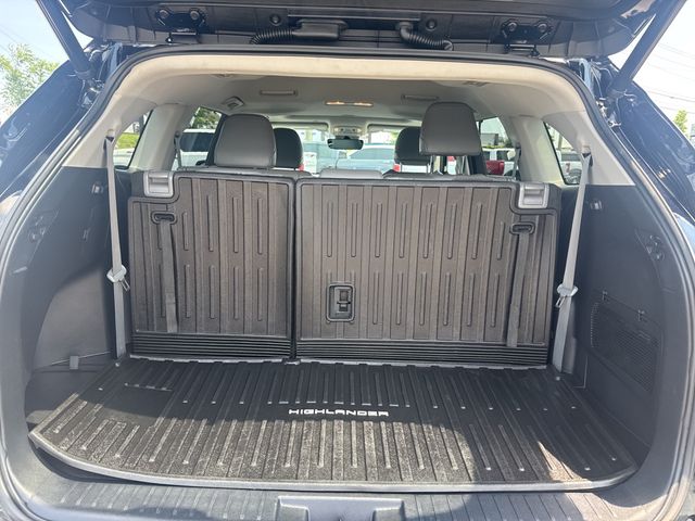 Vehicle image 10 of 27