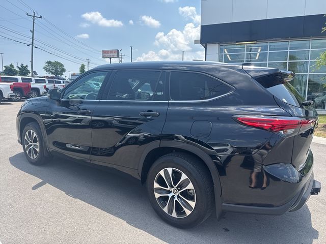 Vehicle image 6 of 27