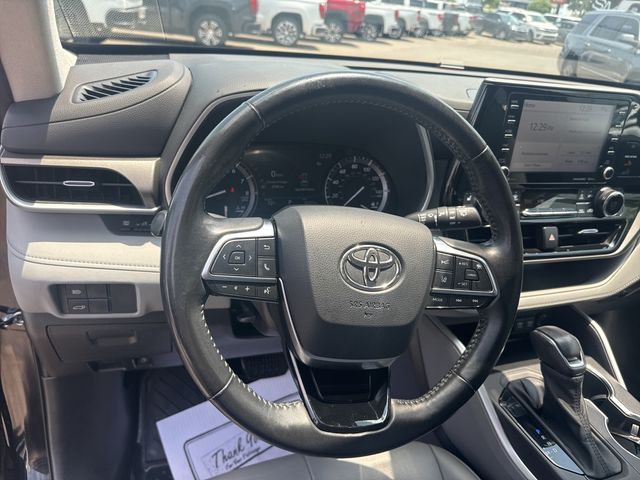 Vehicle image 20 of 27