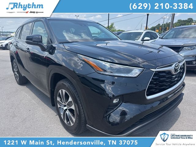 Vehicle image 3 of 27