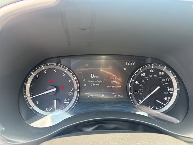 Vehicle image 21 of 27