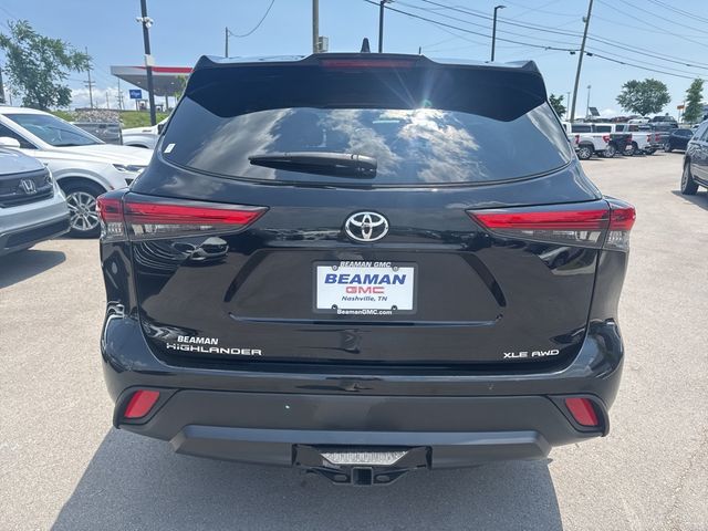 Vehicle image 12 of 27