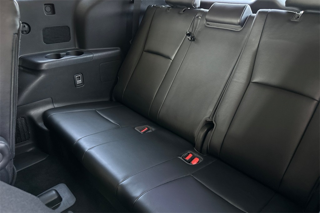 Vehicle image 12 of 34