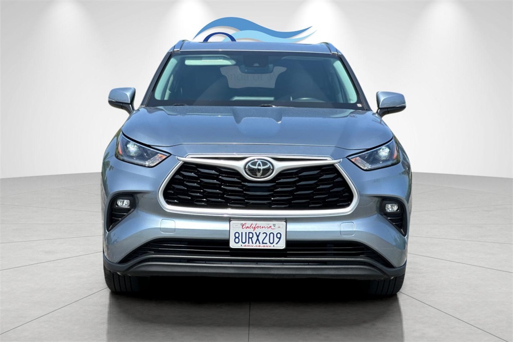 Vehicle image 2 of 34
