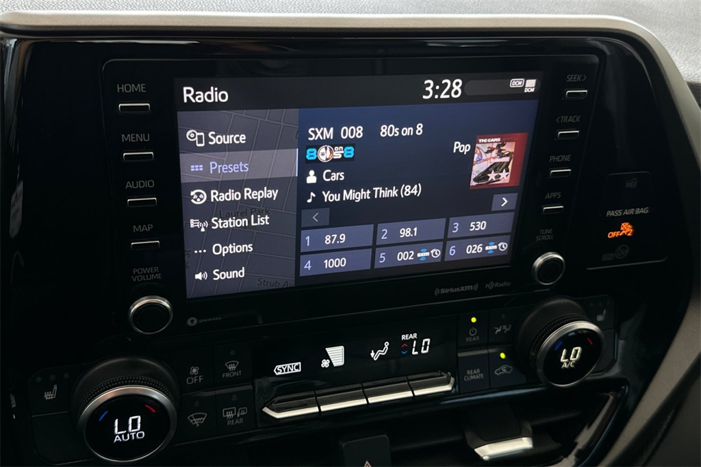 Vehicle image 22 of 34