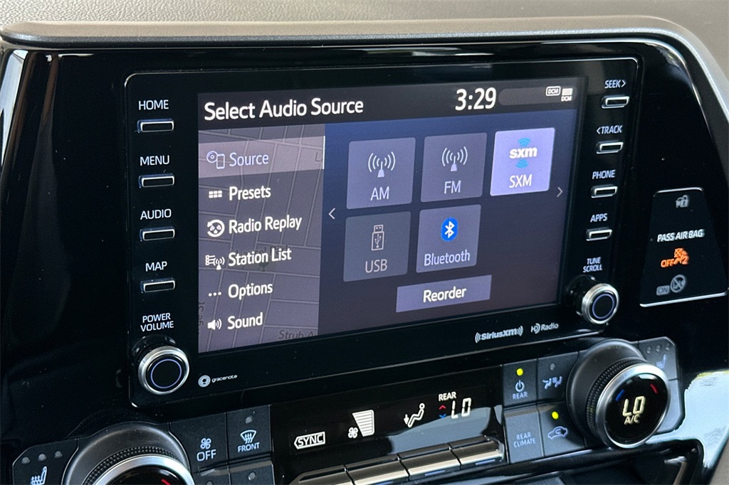 Vehicle image 21 of 34