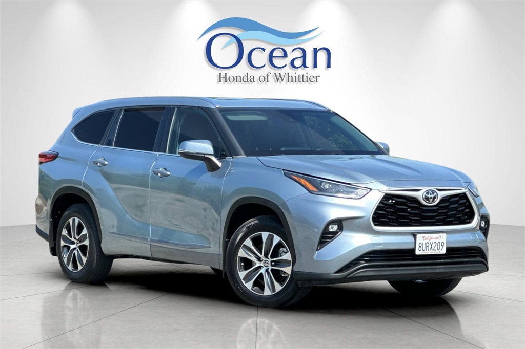 Vehicle image 3 of 34