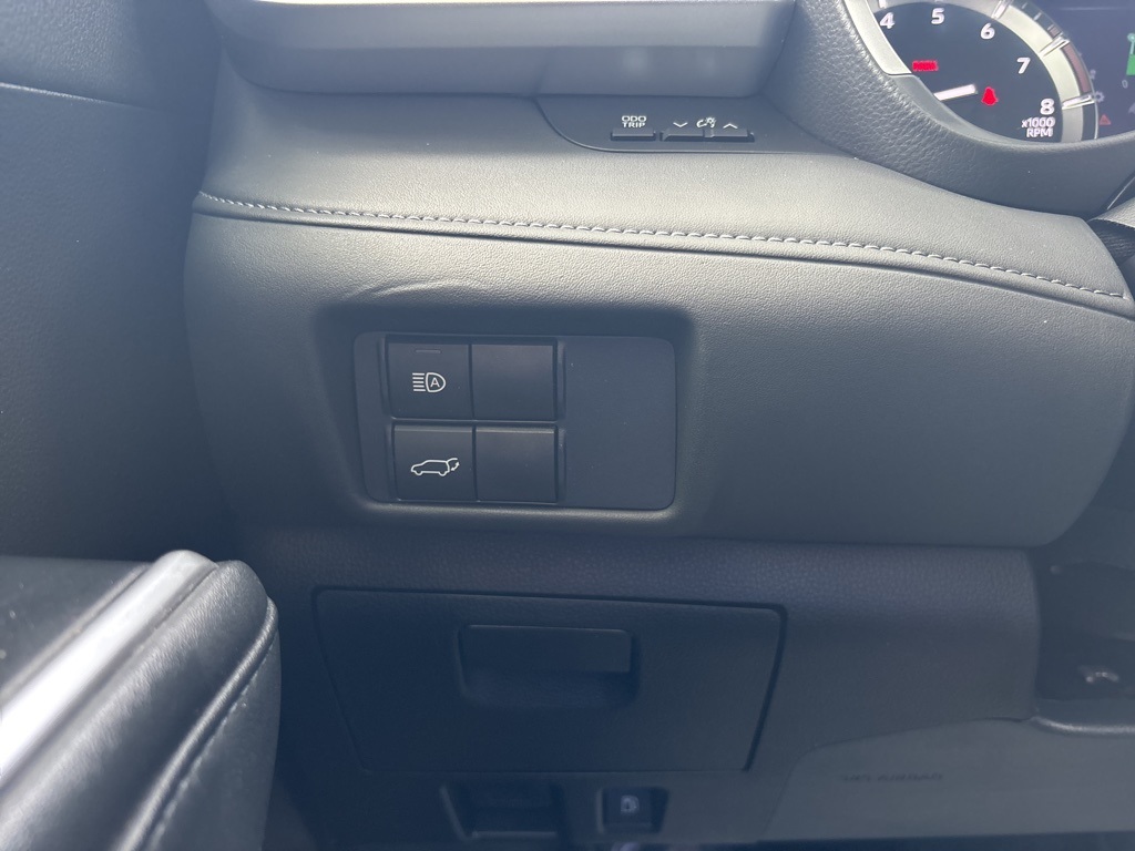 Vehicle image 26 of 59
