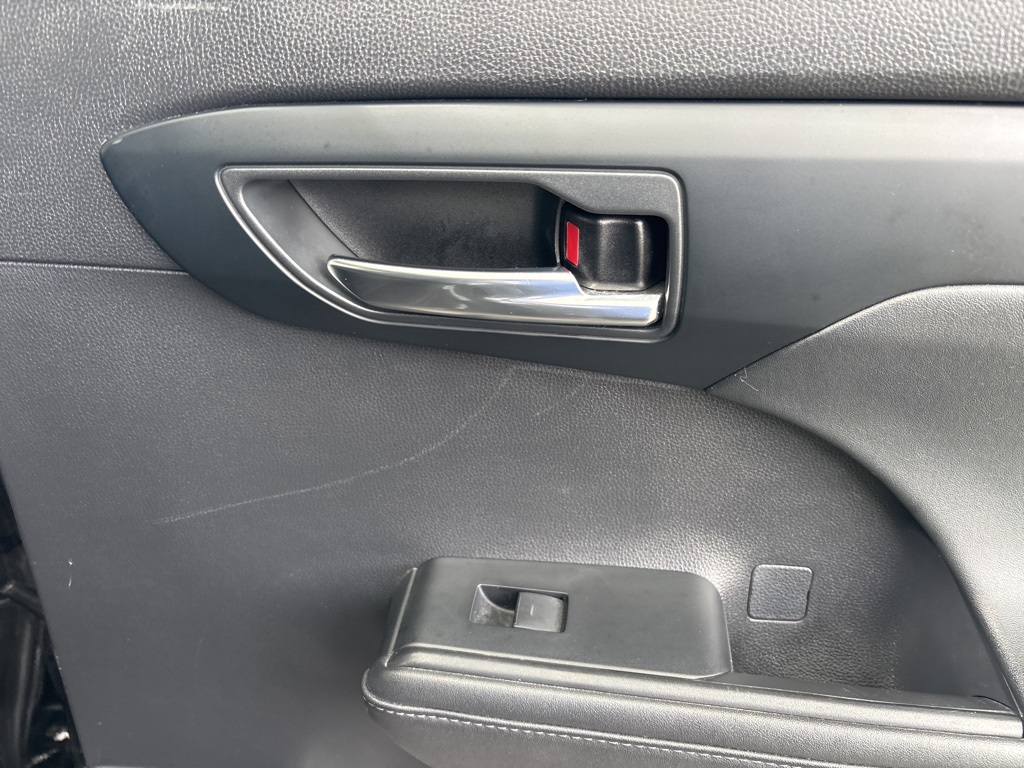 Vehicle image 43 of 59