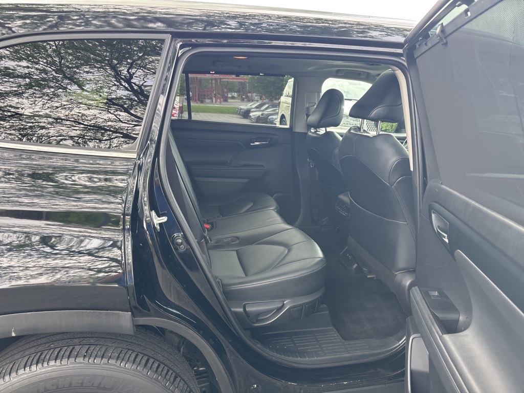 Vehicle image 44 of 59