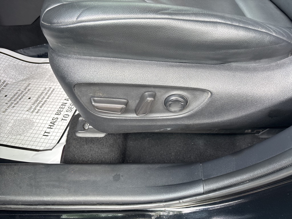 Vehicle image 18 of 59