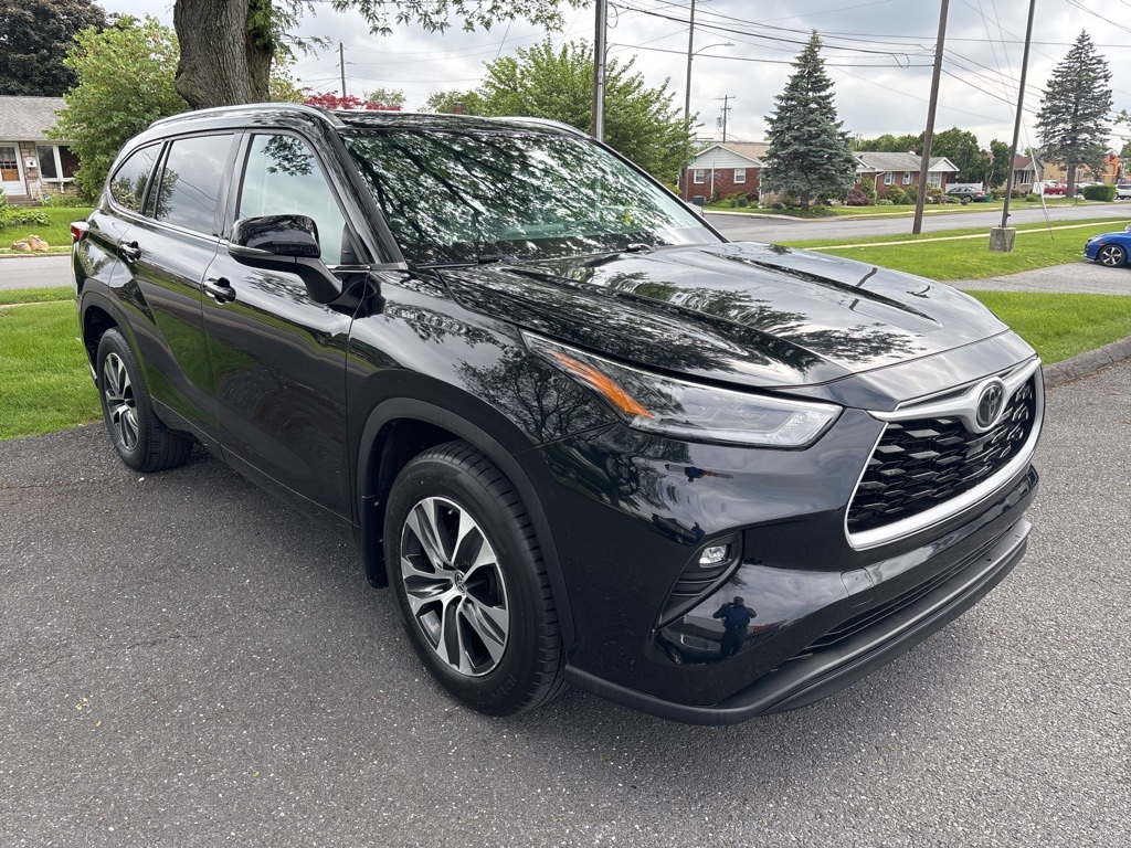 Vehicle image 3 of 59