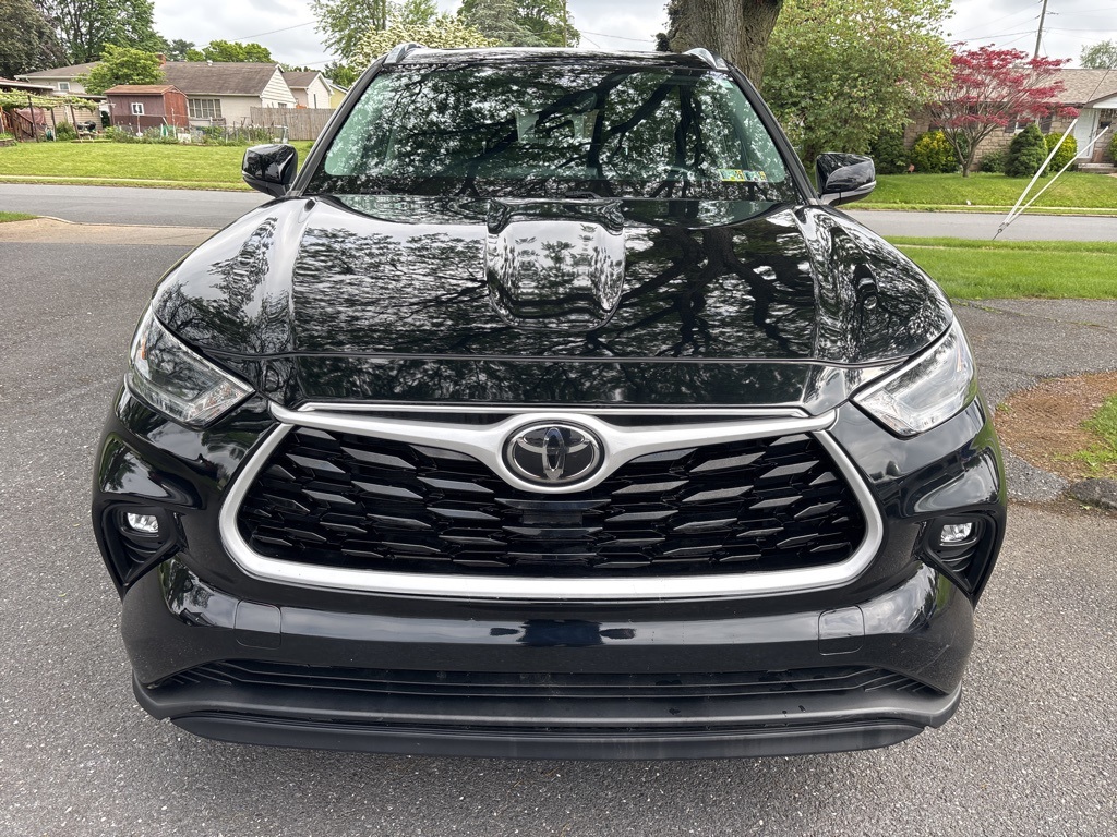 Vehicle image 2 of 59