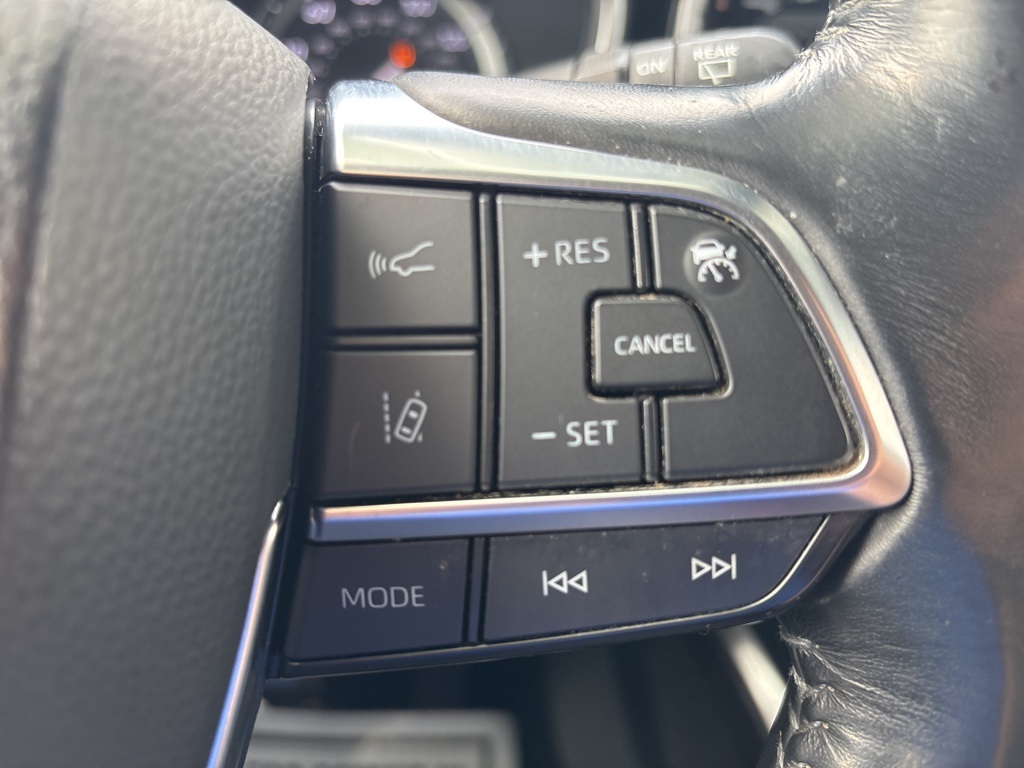 Vehicle image 22 of 59