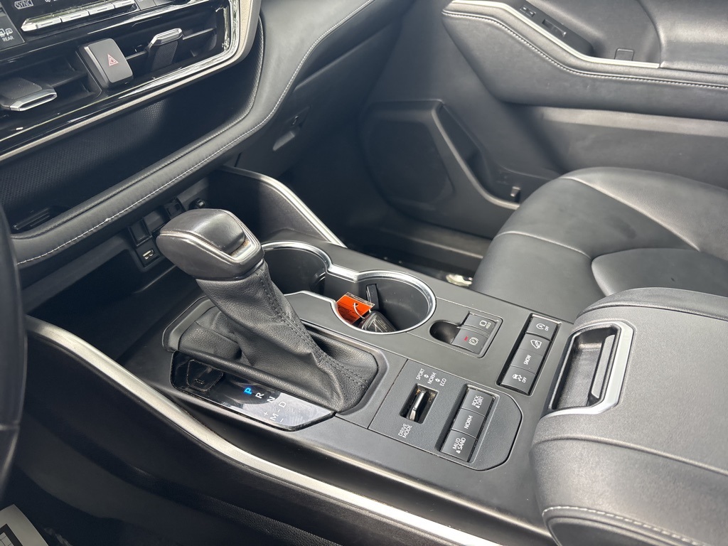 Vehicle image 30 of 59