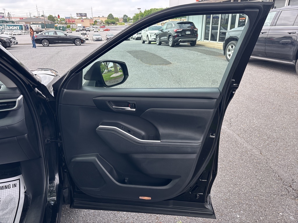 Vehicle image 46 of 59