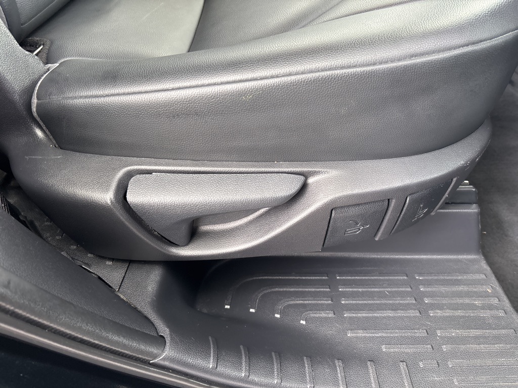 Vehicle image 45 of 59