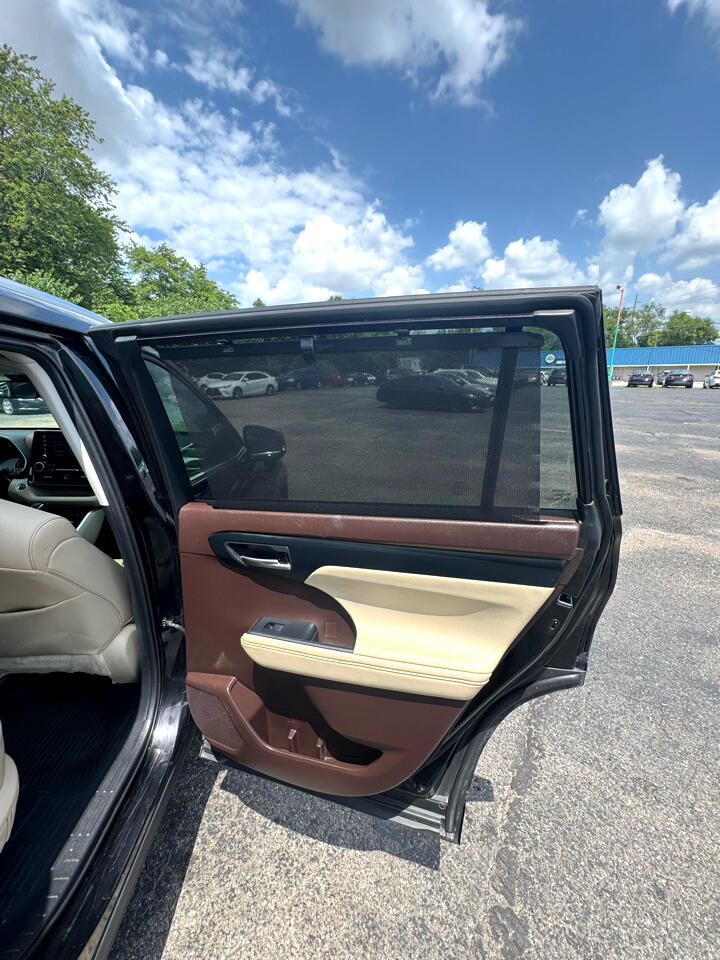 Vehicle image 17 of 38