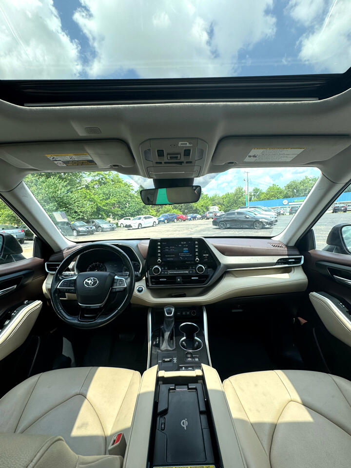 Vehicle image 13 of 38