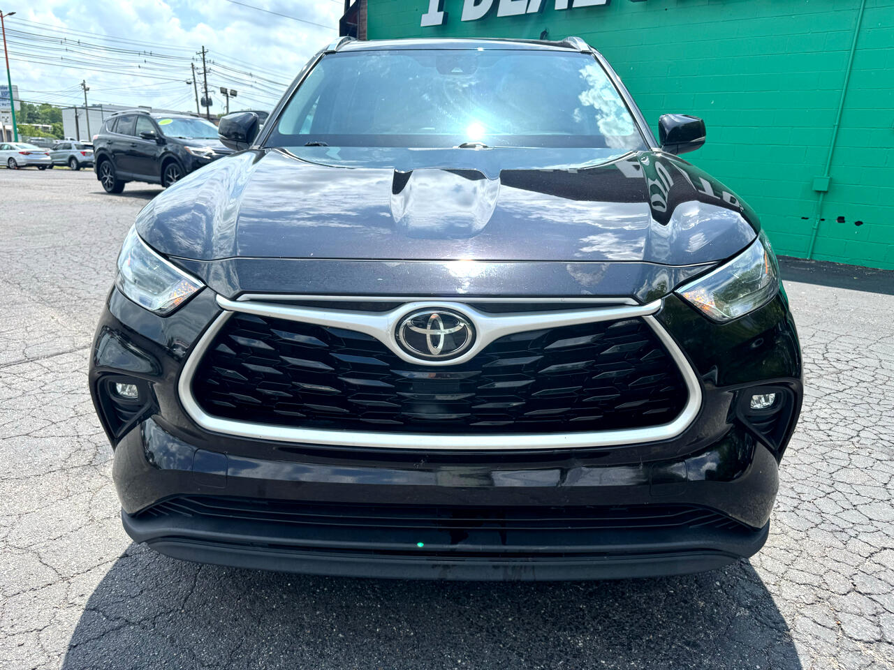 Vehicle image 2 of 38