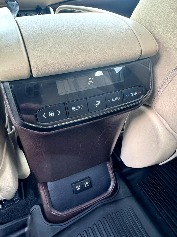 Vehicle image 9 of 38