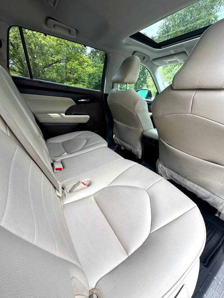 Vehicle image 11 of 38