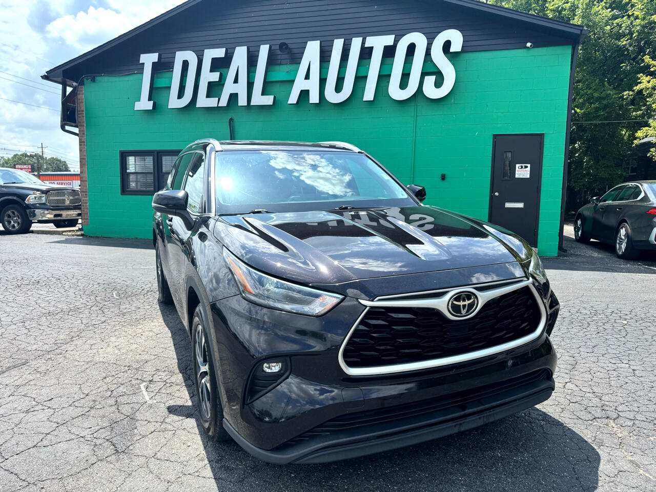 Vehicle image 3 of 38