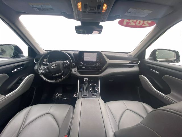 Vehicle image 15 of 43