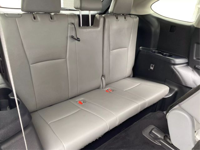Vehicle image 40 of 43