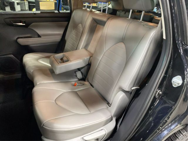 Vehicle image 12 of 43