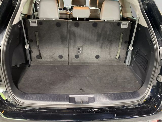 Vehicle image 14 of 43