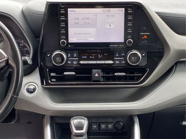 Vehicle image 16 of 43