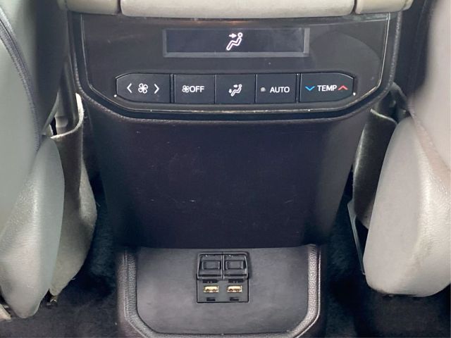 Vehicle image 23 of 43