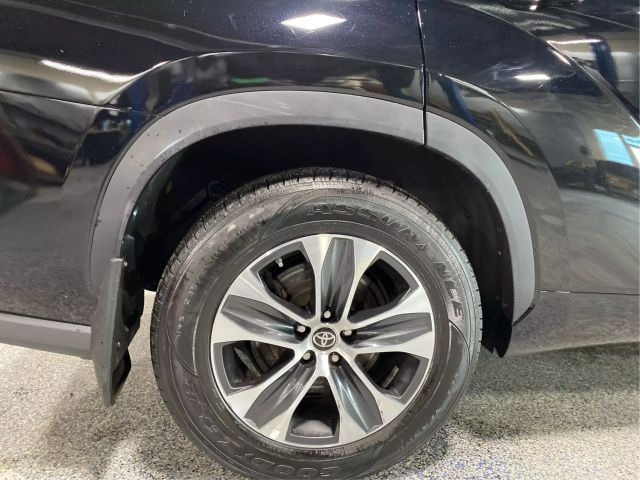 Vehicle image 26 of 43
