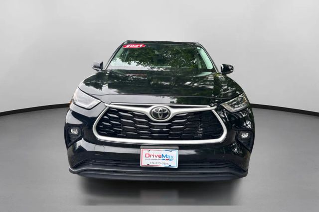 Vehicle image 3 of 42
