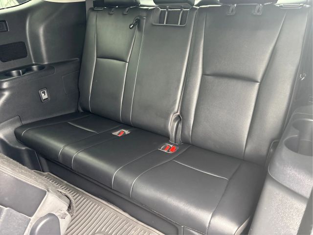 Vehicle image 15 of 42